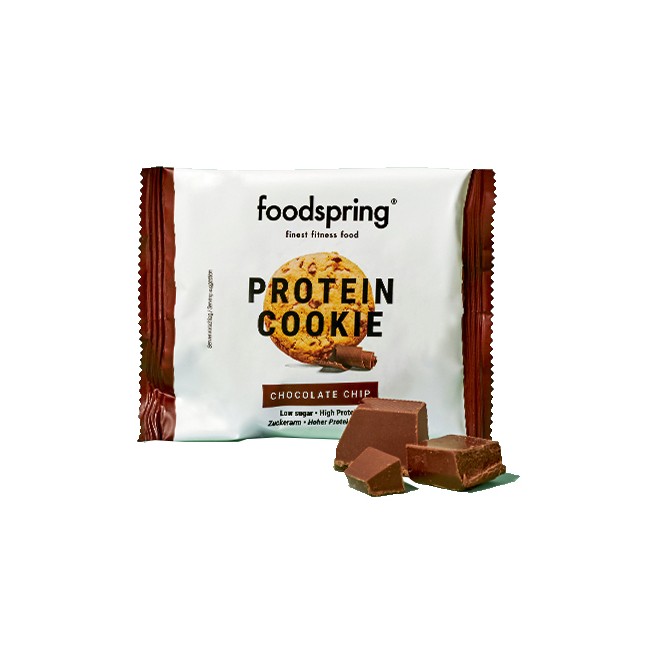 1 biscotto proteico foodspring con gocce di cioccolato. Spuntino da 50 grammi