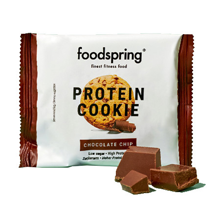 1 biscotto proteico foodspring con gocce di cioccolato. Spuntino da 50 grammi